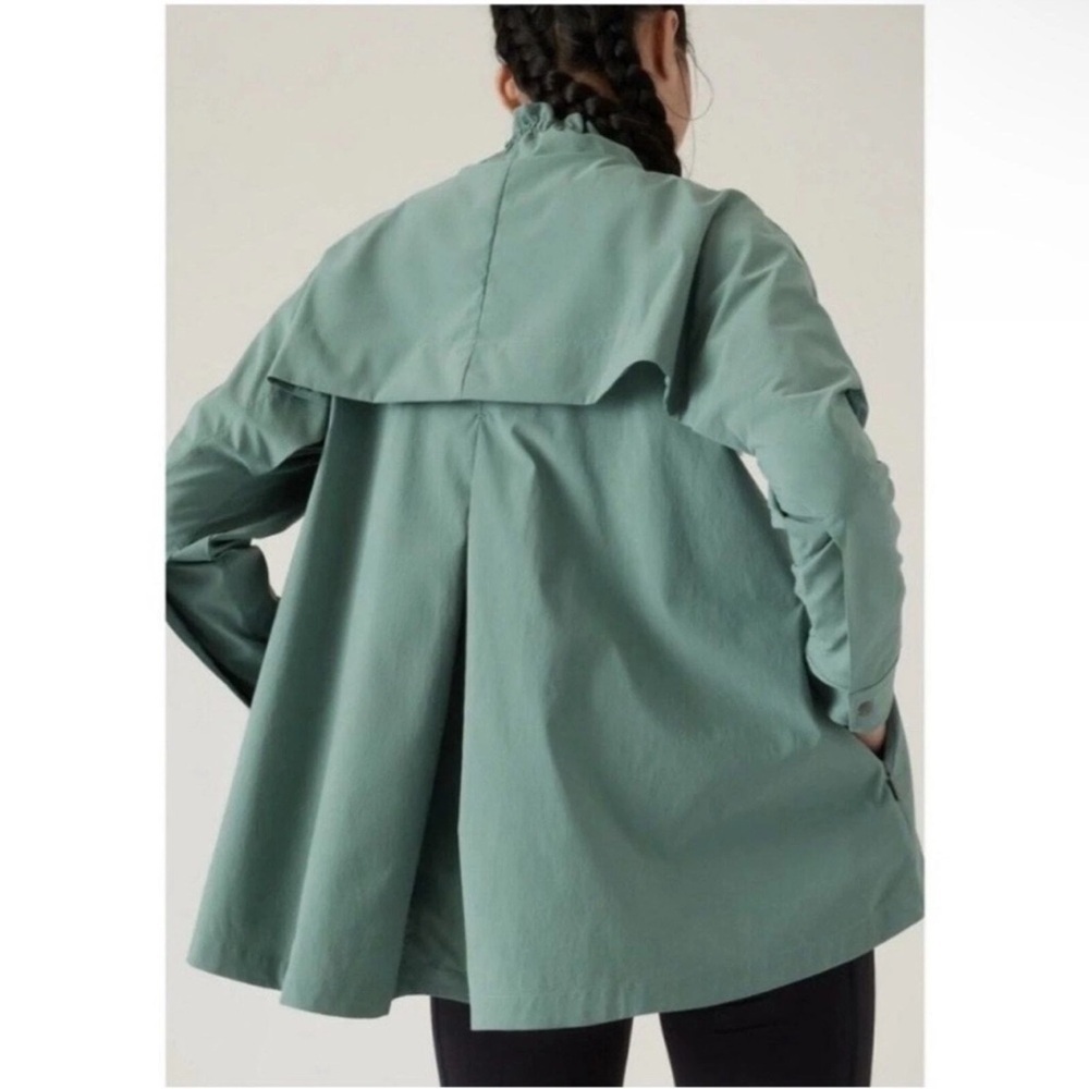 Athleta Advantage Poplin Jacket Raincoat Windbreaker
Size XS NWOT - Picture 3 of 16